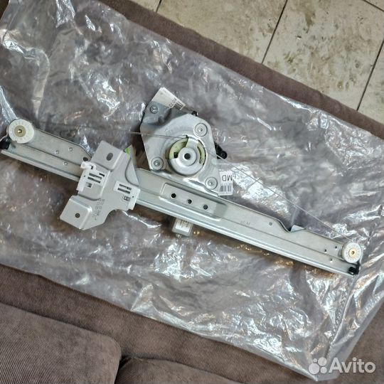 Стеклоподъемник электрический двери передней левой