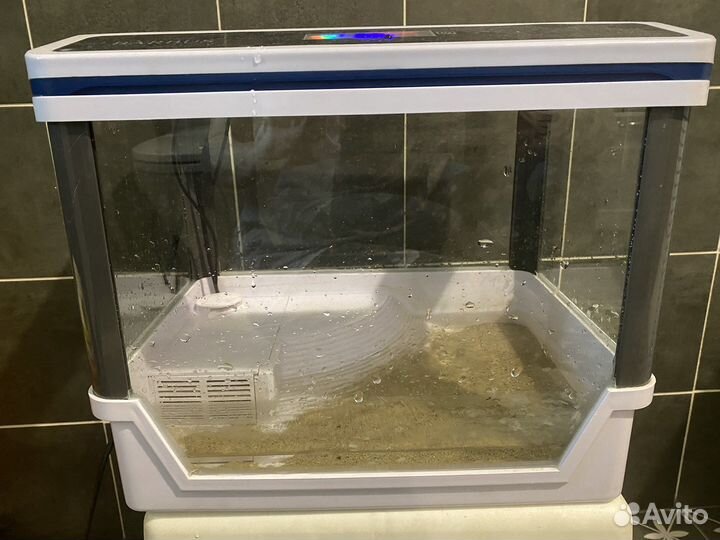 Аквариум с фильтром и подсветкой