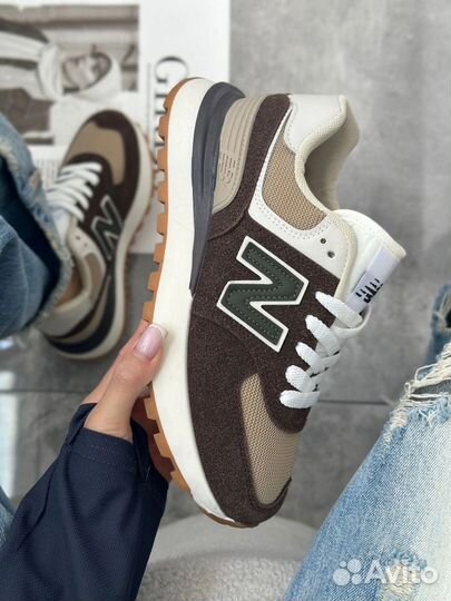 Женские кроссовки new balance