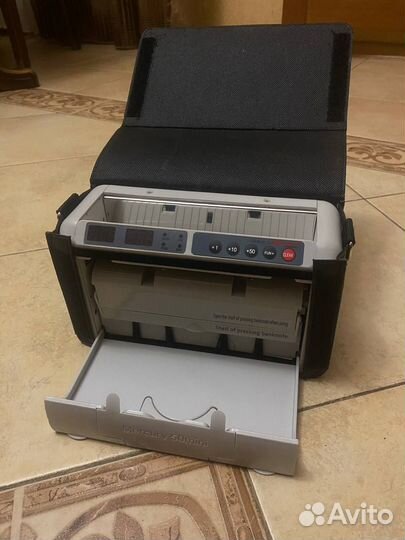 Счетная машинка для денег