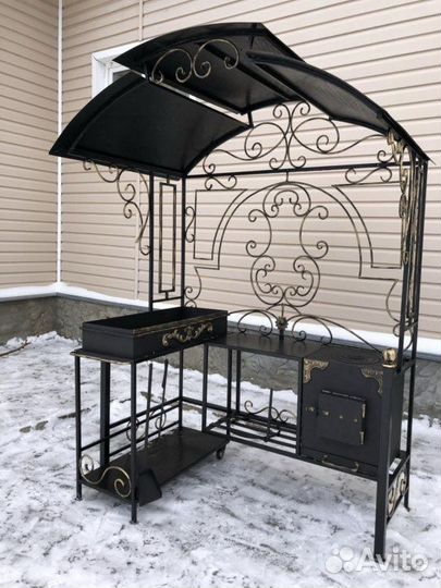 Мангал с крышей