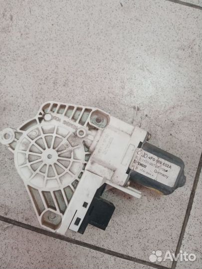 Моторчик стеклоподъемника audi A6 C6