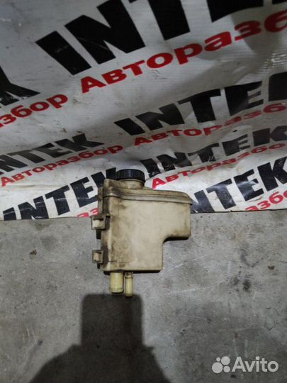 Бачок Гур Renault Symbol 1.4 2008