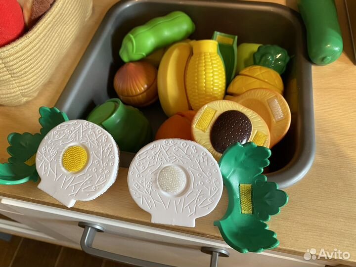 Детская кухня IKEA с посудой и едой