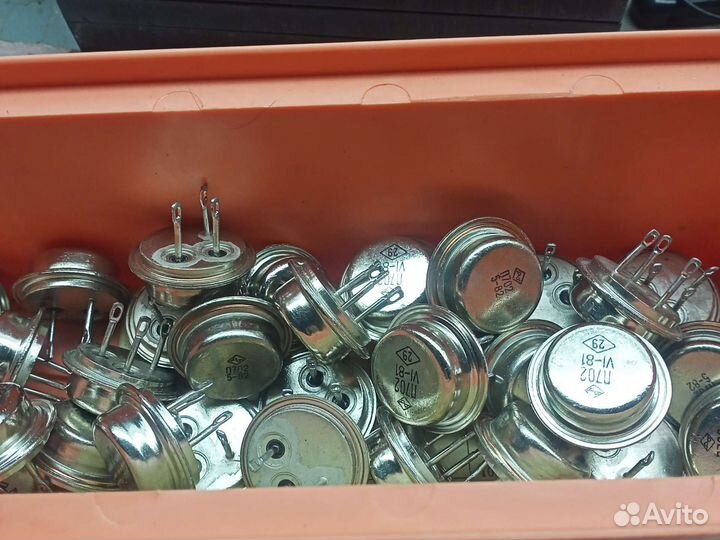 Транзисторы П 702