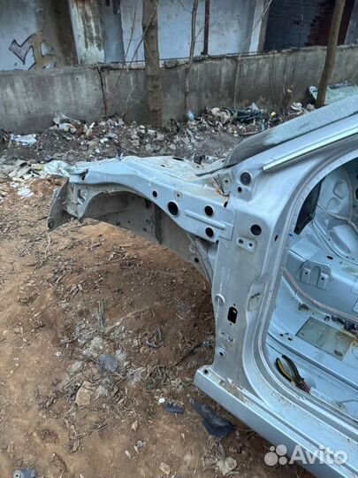 Четверть передний Renault Laguna DCI 1.5 2009