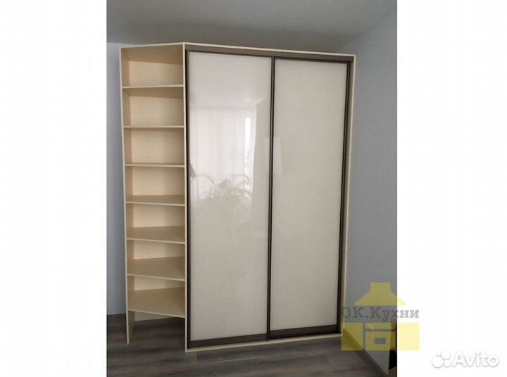 Распашной шкаф