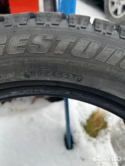 Bridgestone Blizzak Revo GZ 215/55 R17 94S