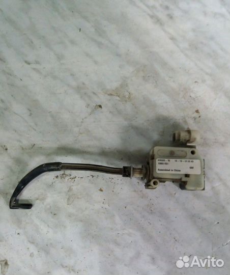 Актуатор лючка бензобака Chevrolet Cruze
