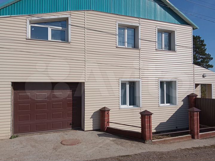 Дом 192 м² на участке 6,1 сот.