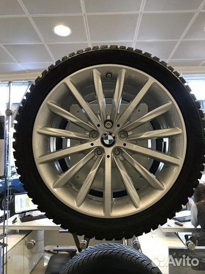 R18 Nokian Tyres Hakkapeliitta 9 245/40, PCD 5x112 DIA 66.6