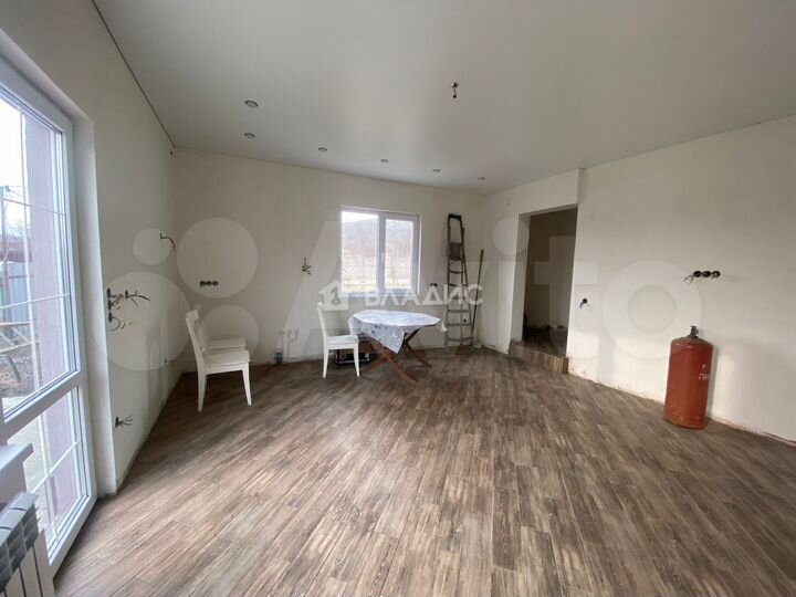 Дом 97,2 м² на участке 6 сот.