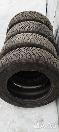 Michelin X-Ice North 4 215/60 R16