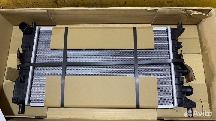 Новый радиатор Ford Escort 4;5 Бензин 1990-2000