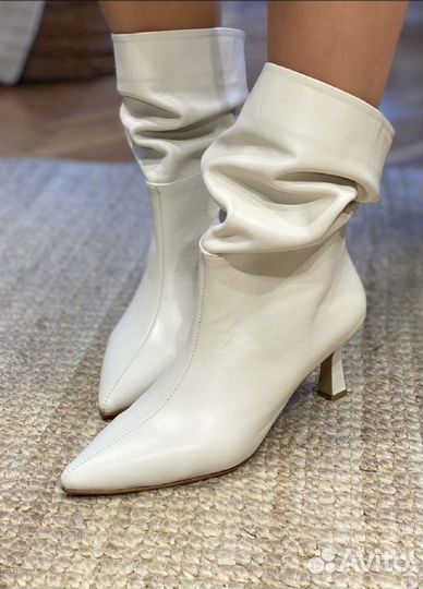 Новые женские деми ботинки на каблуках