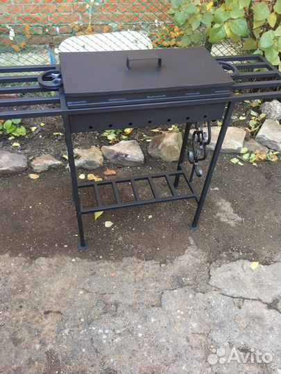 Мангал с элементами ковки