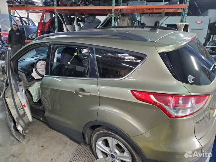 Разбор на запчасти Ford Escape
