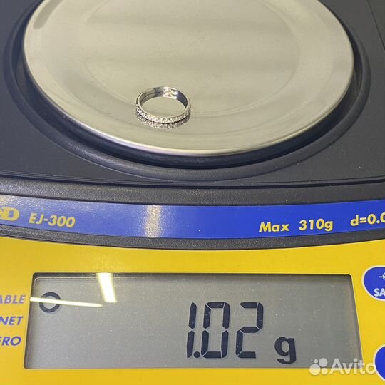 Золотое кольцо с бриллиантами 585пр. размер: 14,8