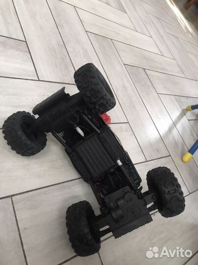 Машина джип на пульте