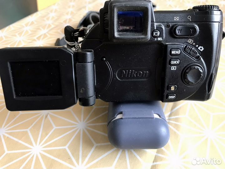 Цифровой фотоаппарат Nikon CoolPix 5700