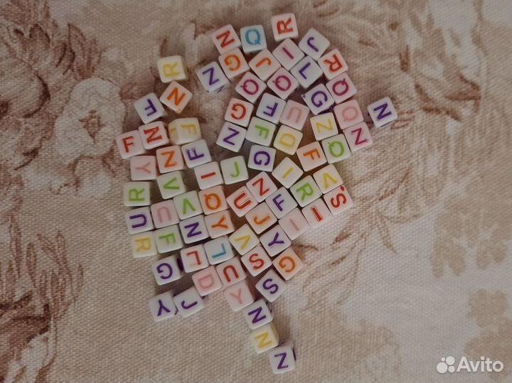 Бусины для рукоделия разные, пайетки