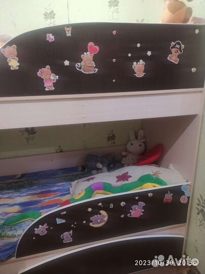 Кровать двухьярусная