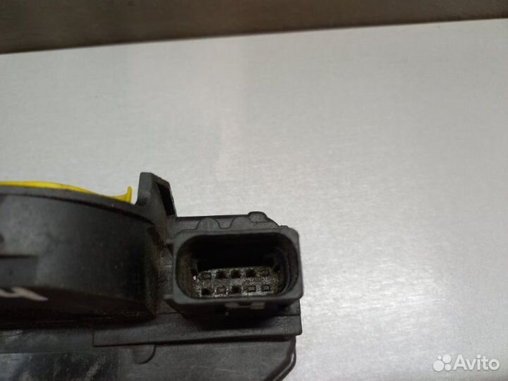 Замок двери передний левый Chevrolet Cruze 2011