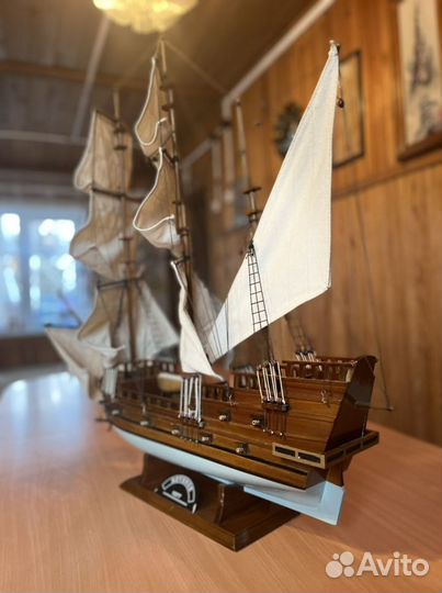 Коллекционная фигурка / Макет корабля revenge