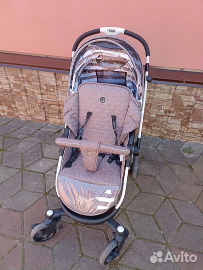 Прогулочная коляска