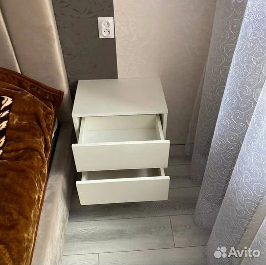 Тумба с ящиками