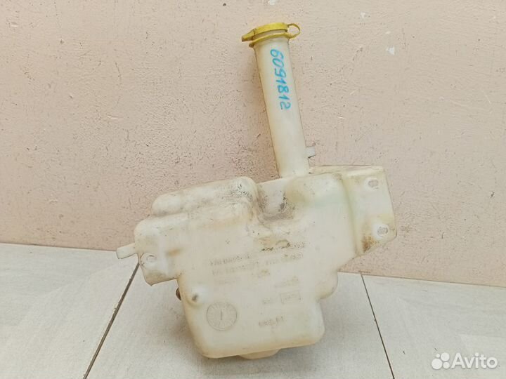 Бачок омывателя Крайслер