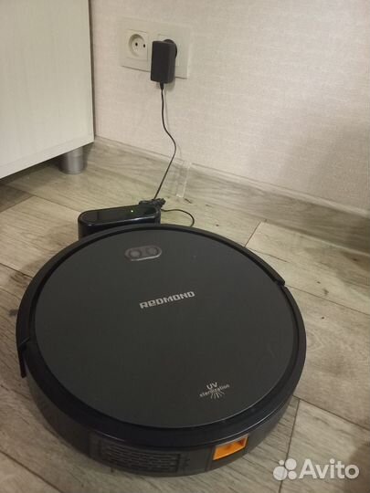 Робот пылесос redmond rv r650s