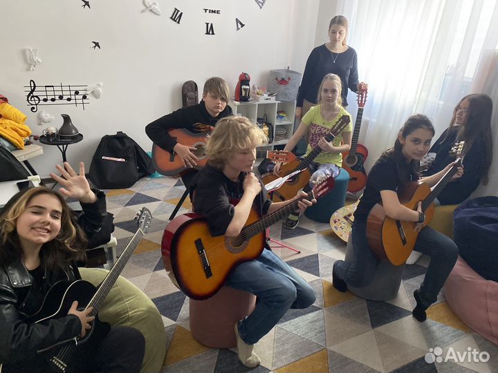 Уроки игры на фортепиано, гитаре, вокал