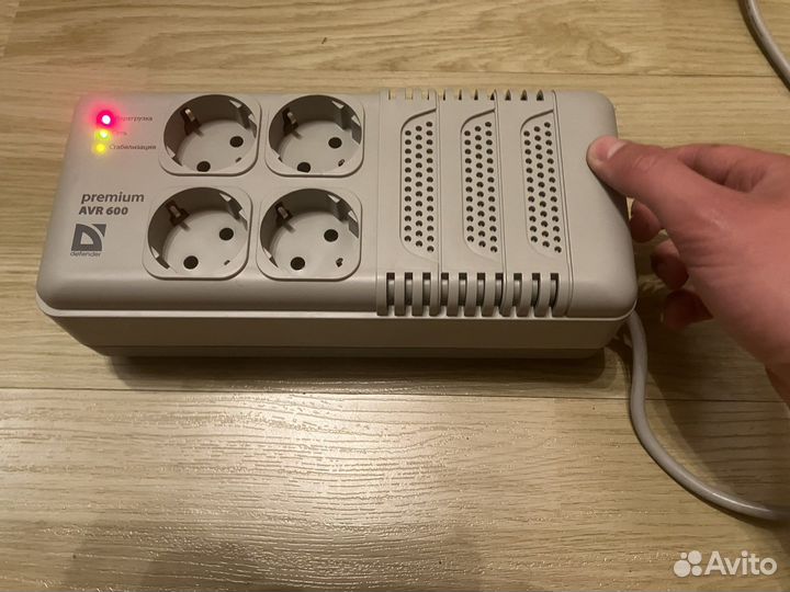 Стабилизатор напряжения defender premium 600