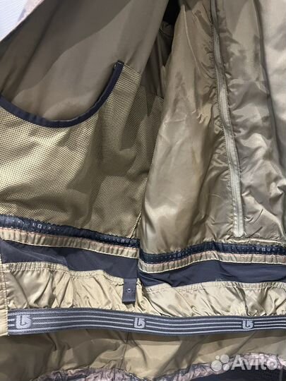 Сноубордическая куртка burton