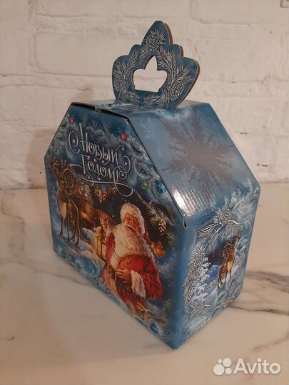 Коробка подарочная с новым годом