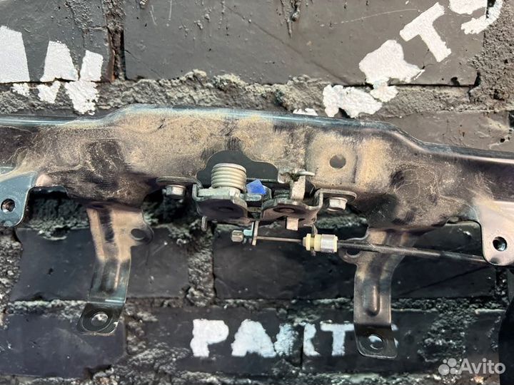 Замок лючка бензобака Nissan Leaf AZE0-061302 EM57