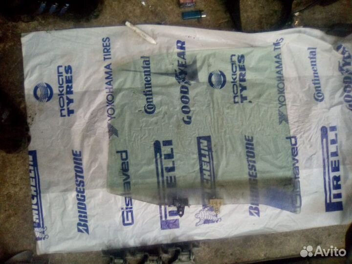 Стекло двери задней правой левой Primera P11