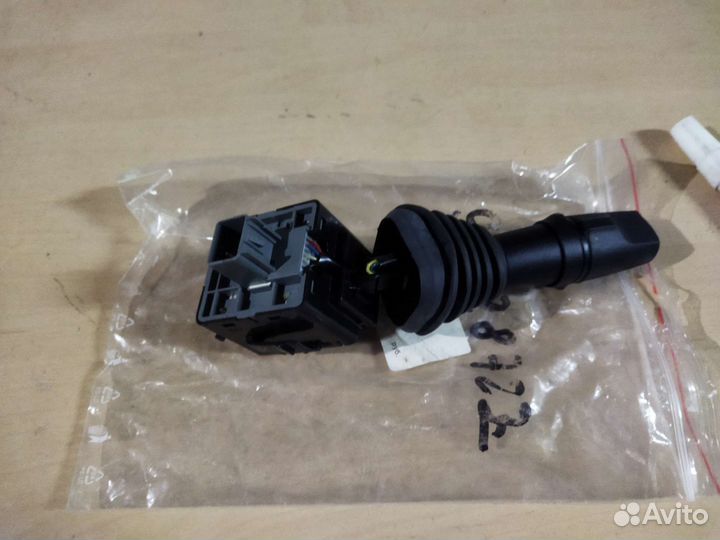 Переключатель стеклоочистителя Chevrolet Captiva