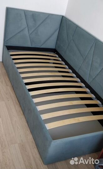 Спальный диванчик