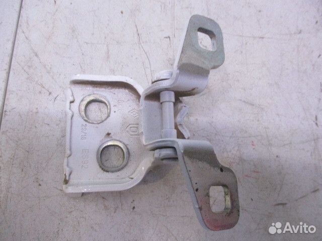 Петля двери задней правой верхняя Renault Sandero