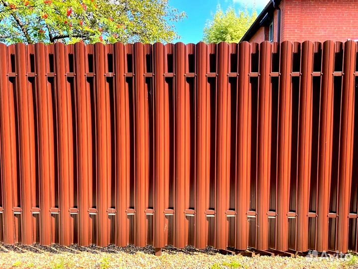 Забор из профнастила, откатные ворота