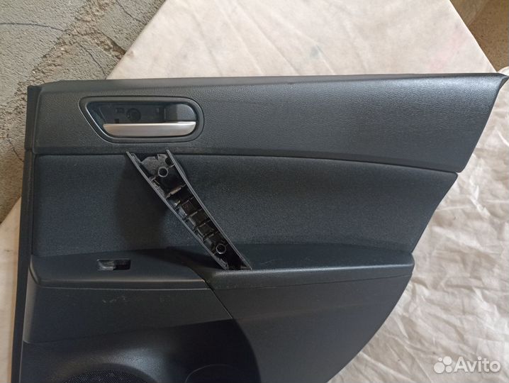 Mazda 3 BL Обшивка двери задней правой
