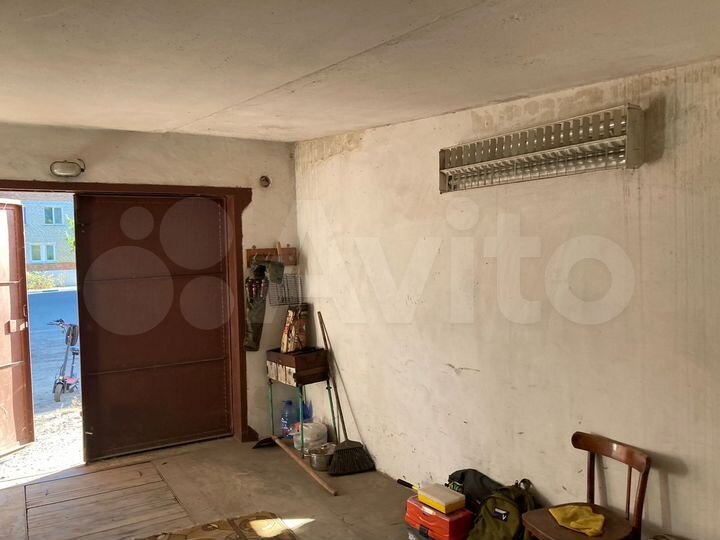 Гараж, > 30 м²