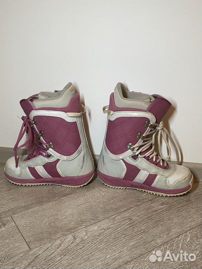 Сноубордические ботинки 38