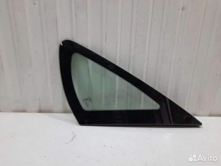 Стекло кузовное глухое правое Ford Focus 2 хэтчбек