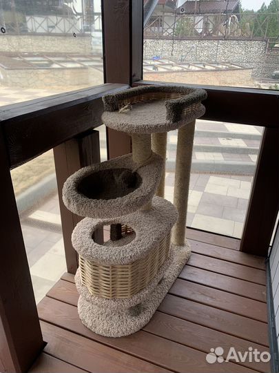 Домик для кошки с когтеточкой бу