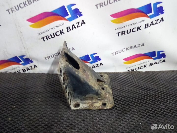 Кронштейн крепления передней траверсы к раме