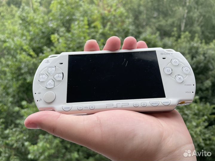 Игровая приставка Sony Psp 2000 прошита