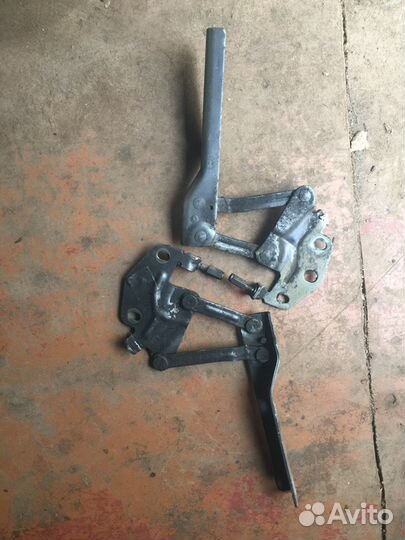 Петли капота пассат В6